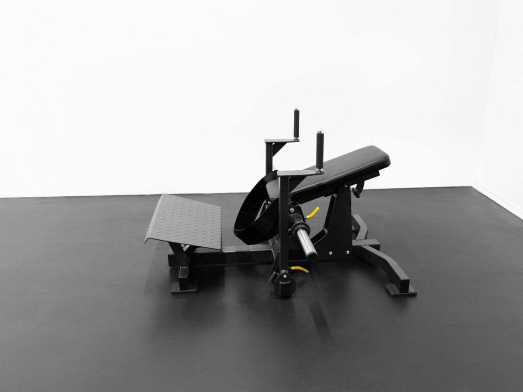 Upper body pivot bench provides full spinal stabilization and support